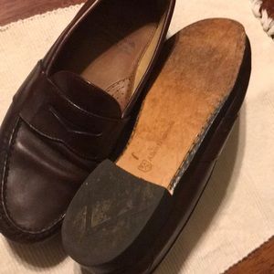 Allen Edmonds Shoes - Allen Edmonds dark brown loafers -Size 8.5C Allen Edmonds Shoes - Allen Edmonds dark brown loafers -Size 8.5C